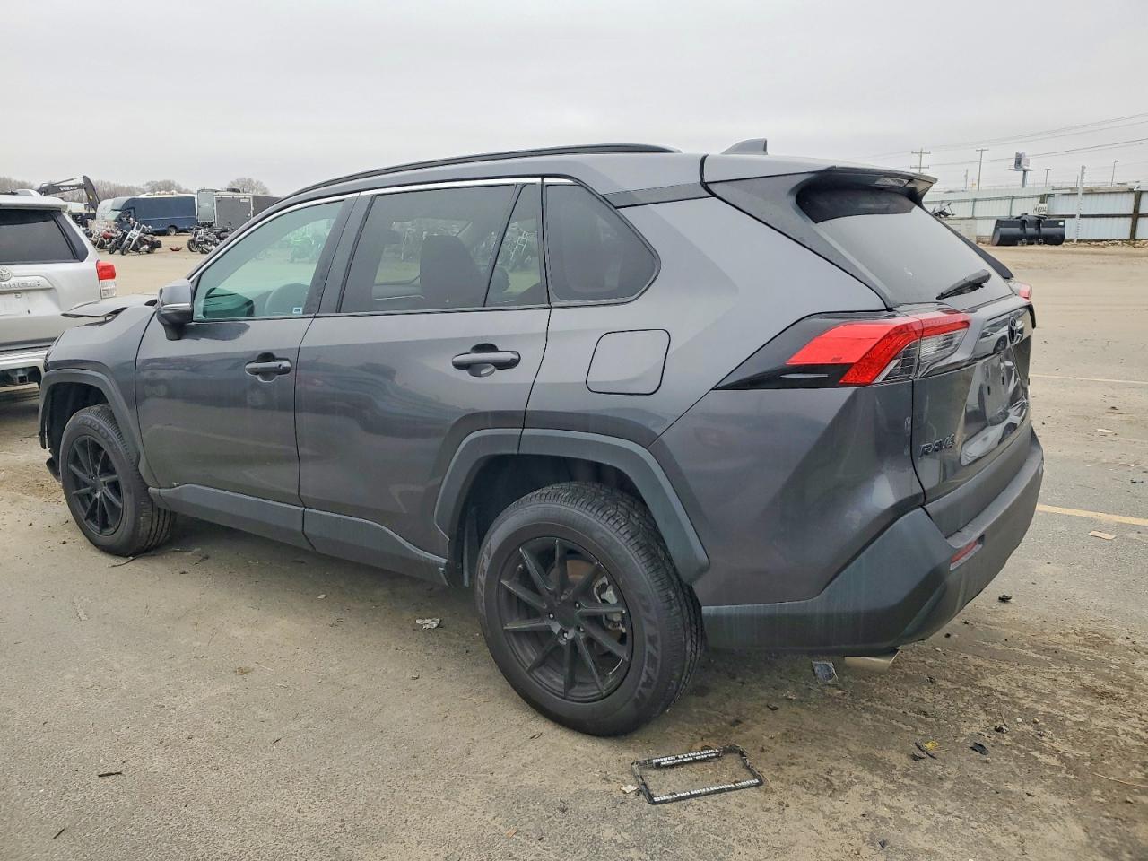 2021 TOYOTA RAV4 LE photo 2