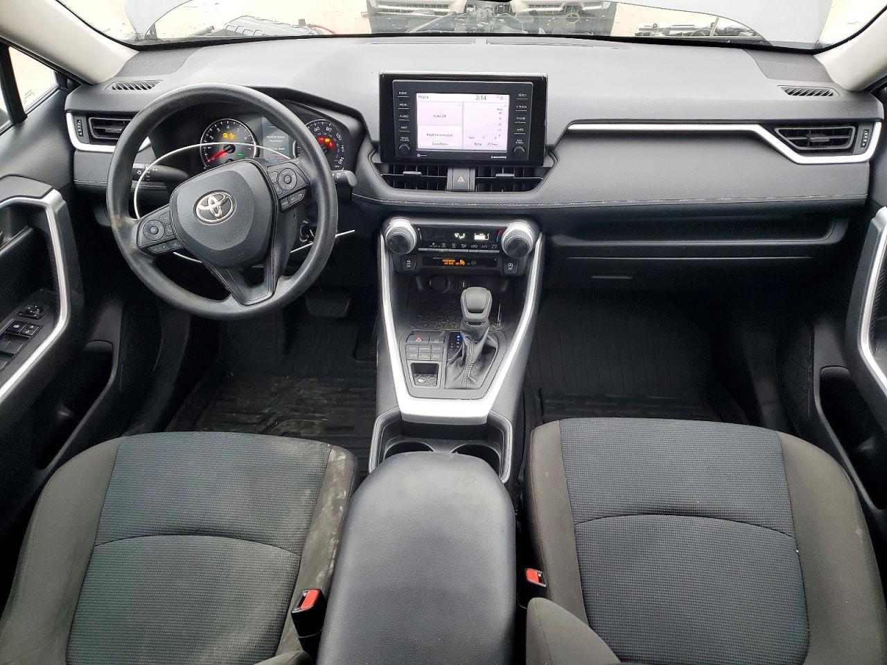 2021 TOYOTA RAV4 LE photo 8