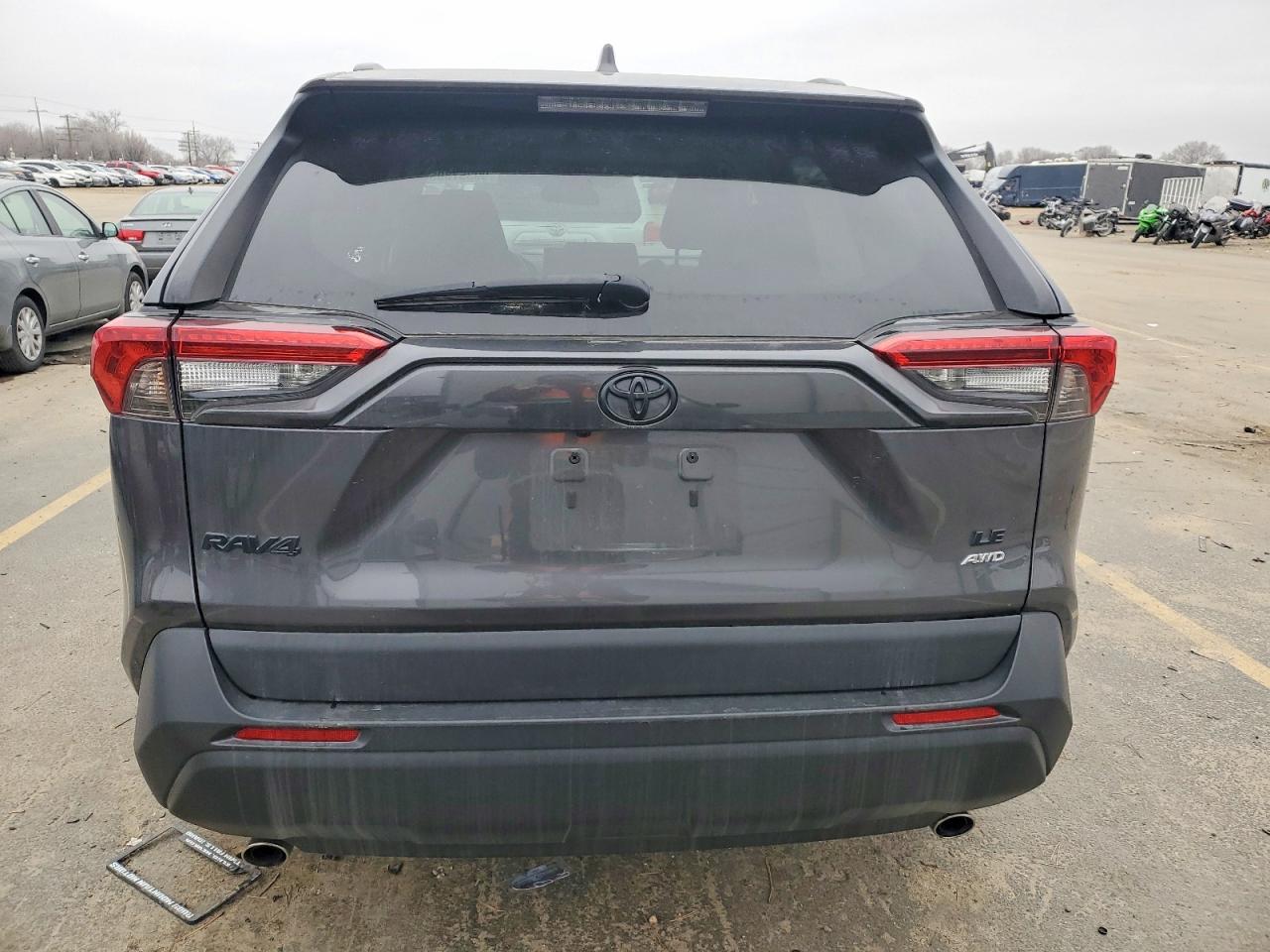 2021 TOYOTA RAV4 LE photo 6