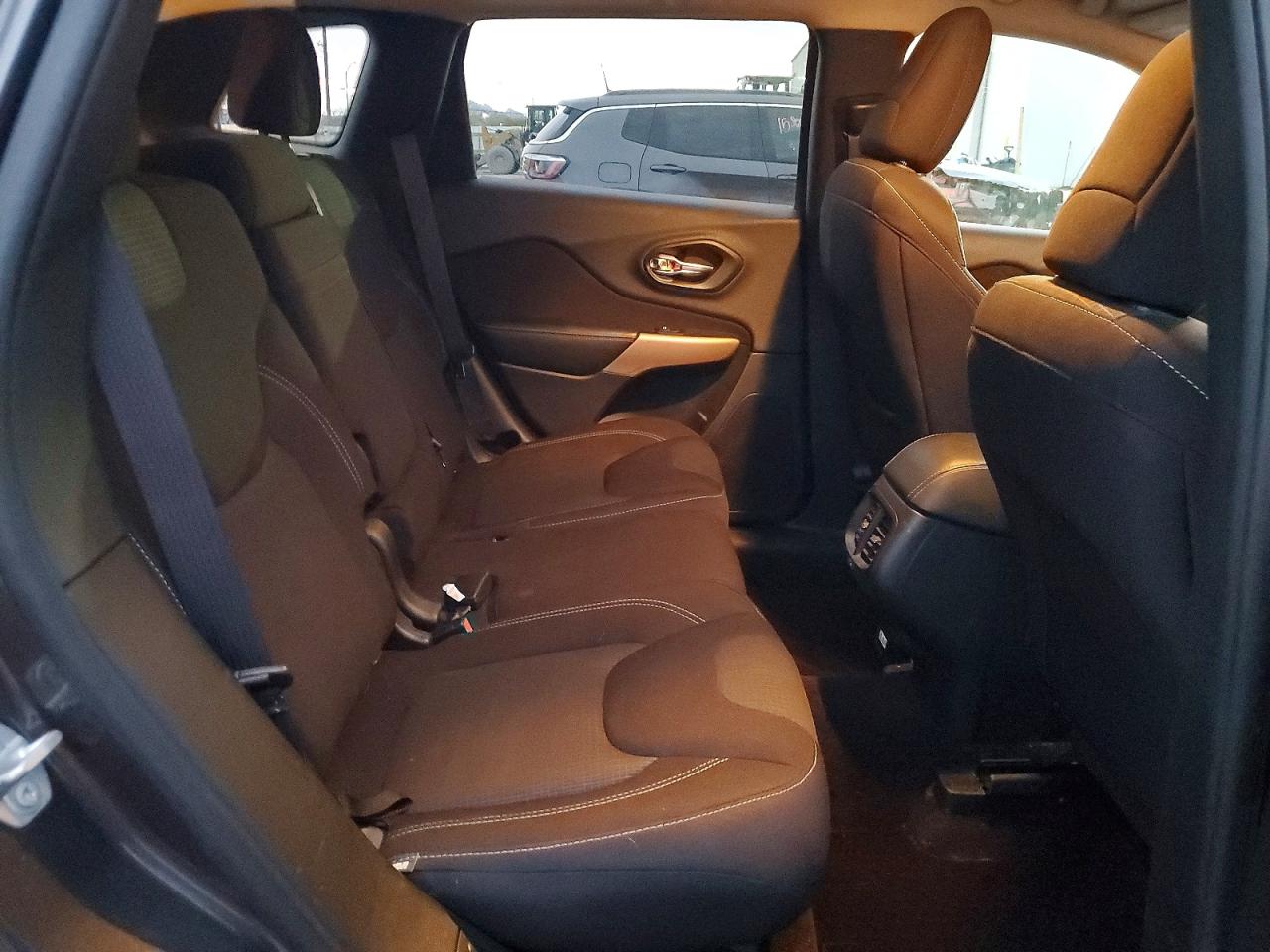2017 JEEP CHEROKEE LATITUDE photo 11