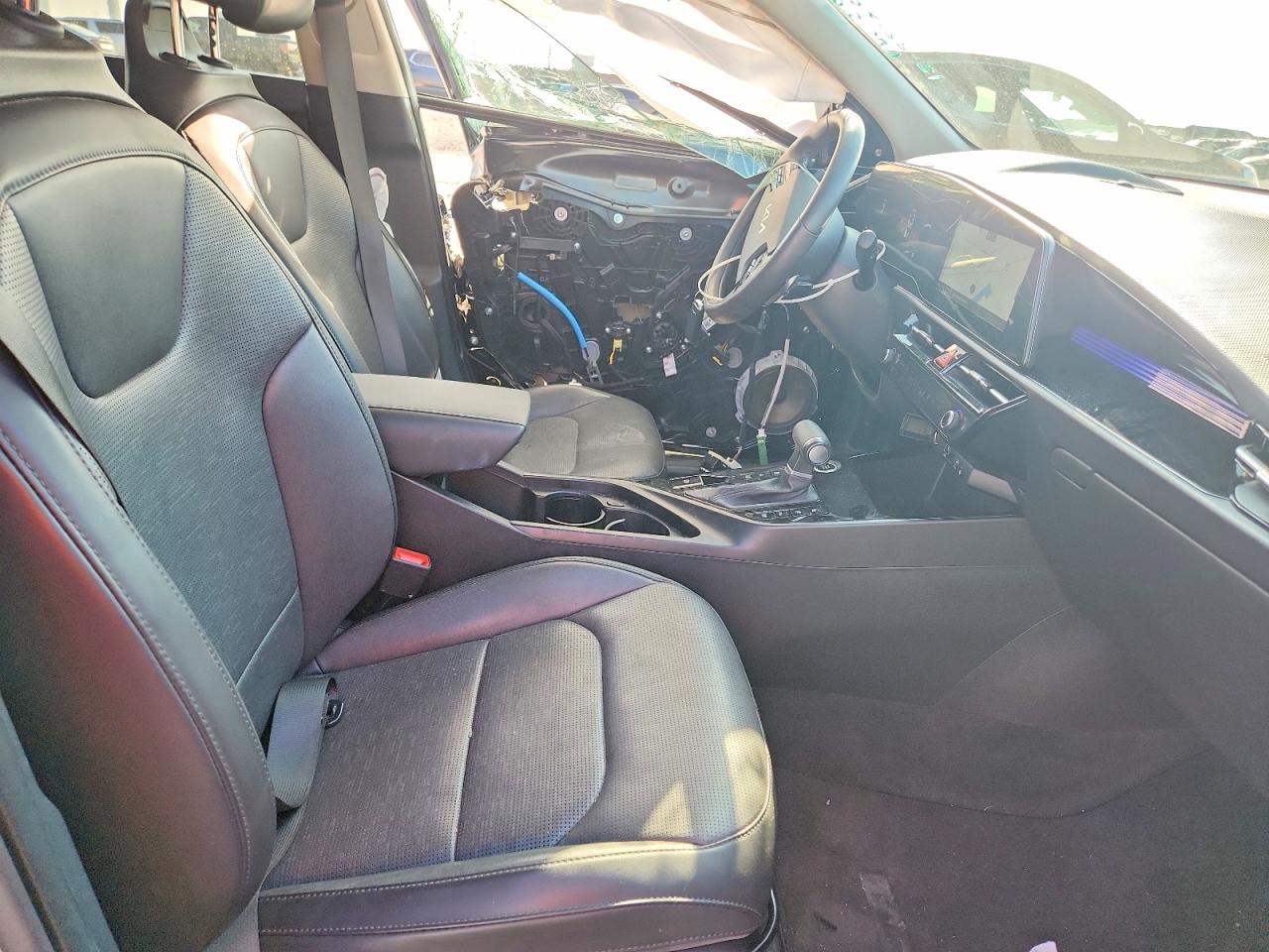 2024 KIA NIRO SX TOURING photo 7