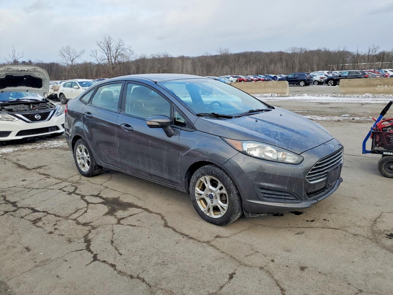 2015 FORD FIESTA SE photo 4
