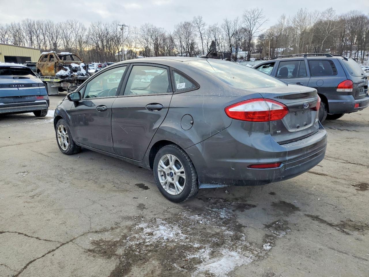 2015 FORD FIESTA SE photo 2