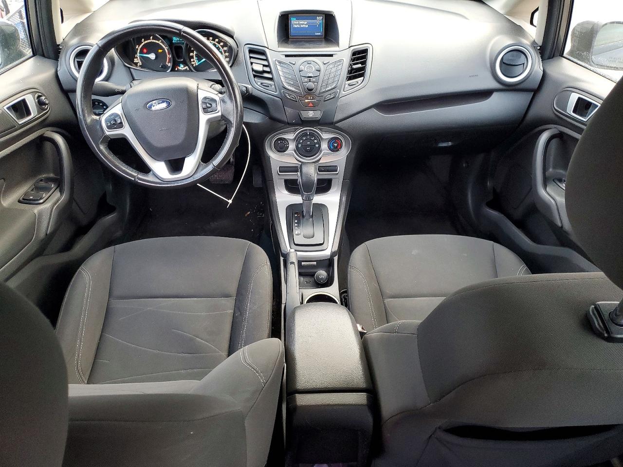 2015 FORD FIESTA SE photo 8