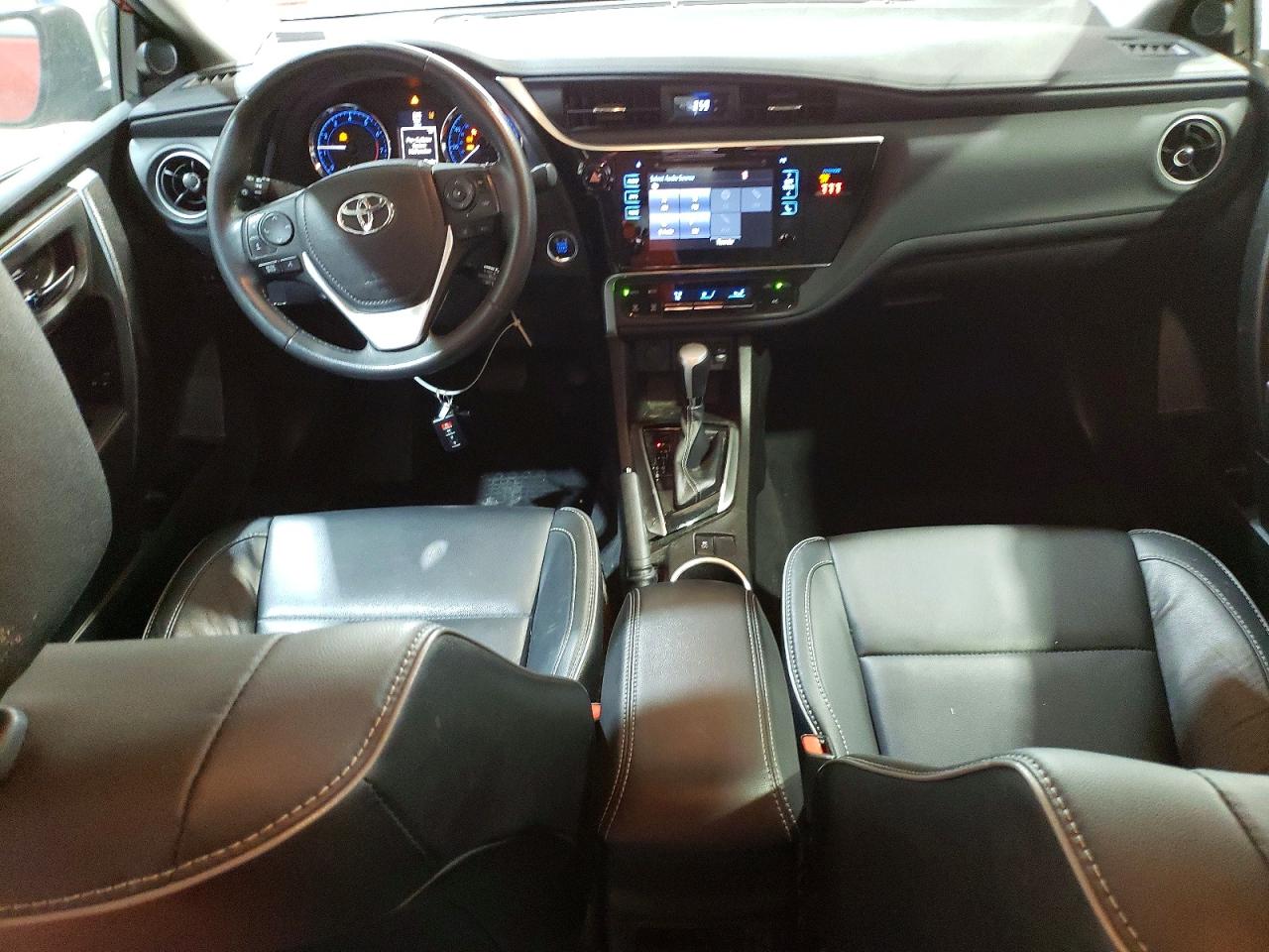 2018 TOYOTA COROLLA XLE photo 8
