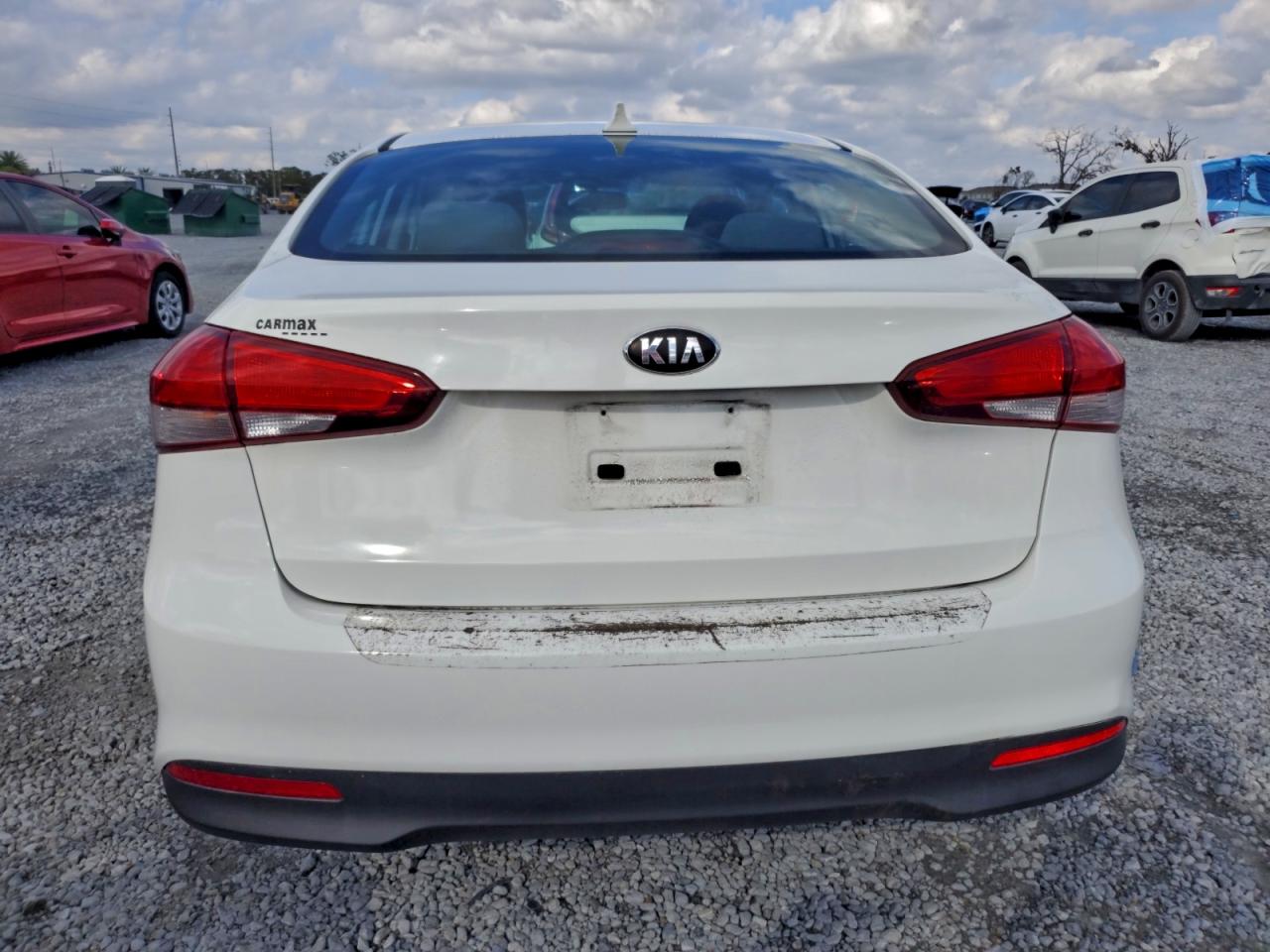 2017 KIA FORTE LX photo 6