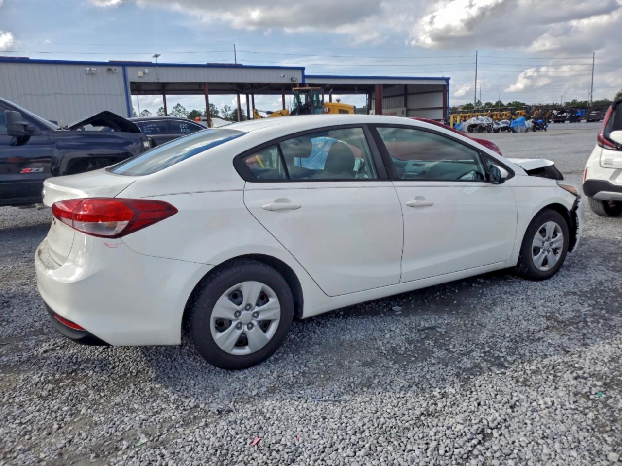 2017 KIA FORTE LX photo 3