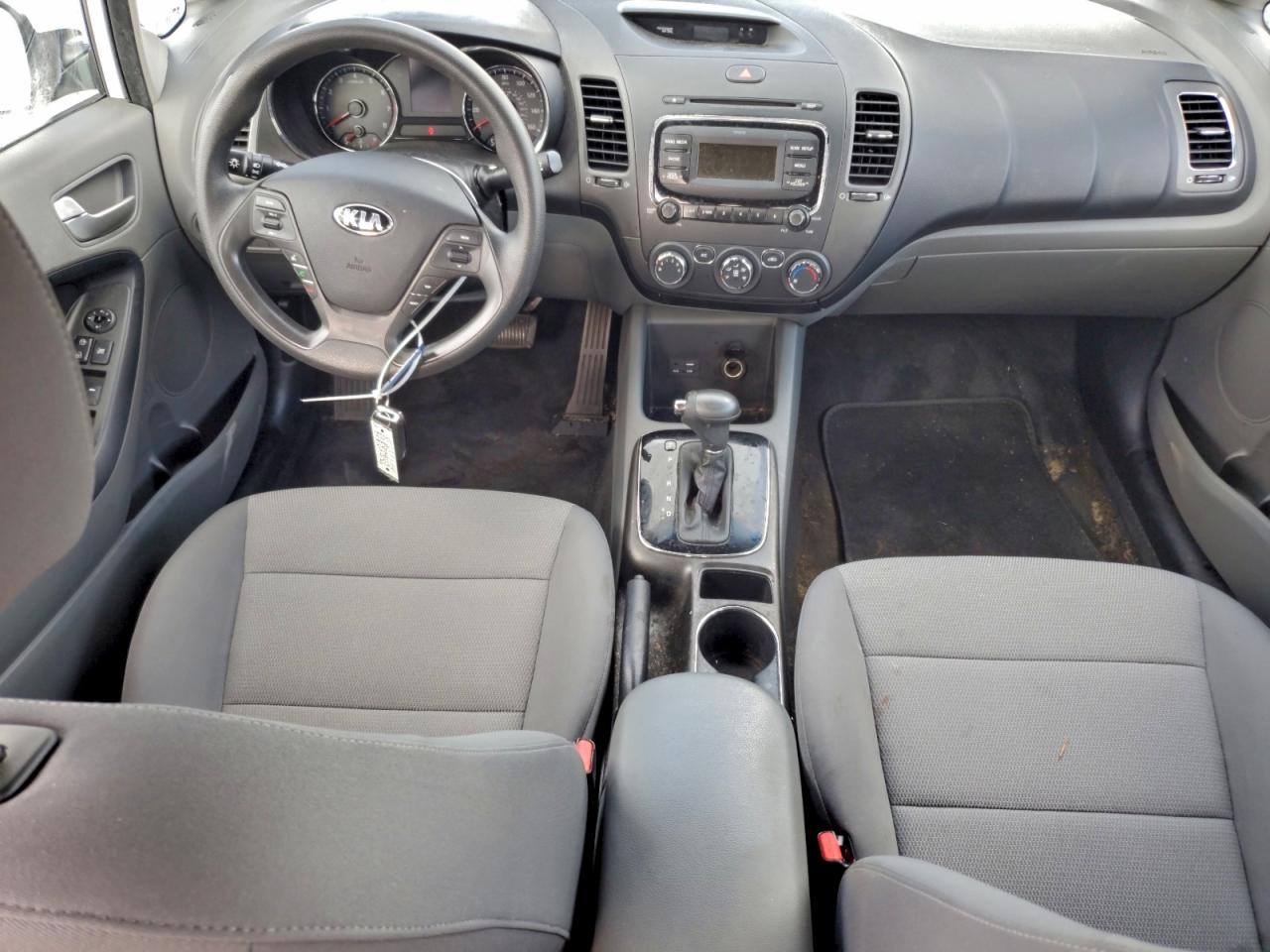 2017 KIA FORTE LX photo 8
