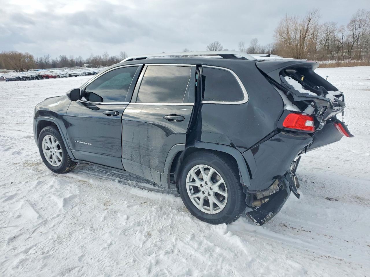 2015 JEEP CHEROKEE LATITUDE photo 2