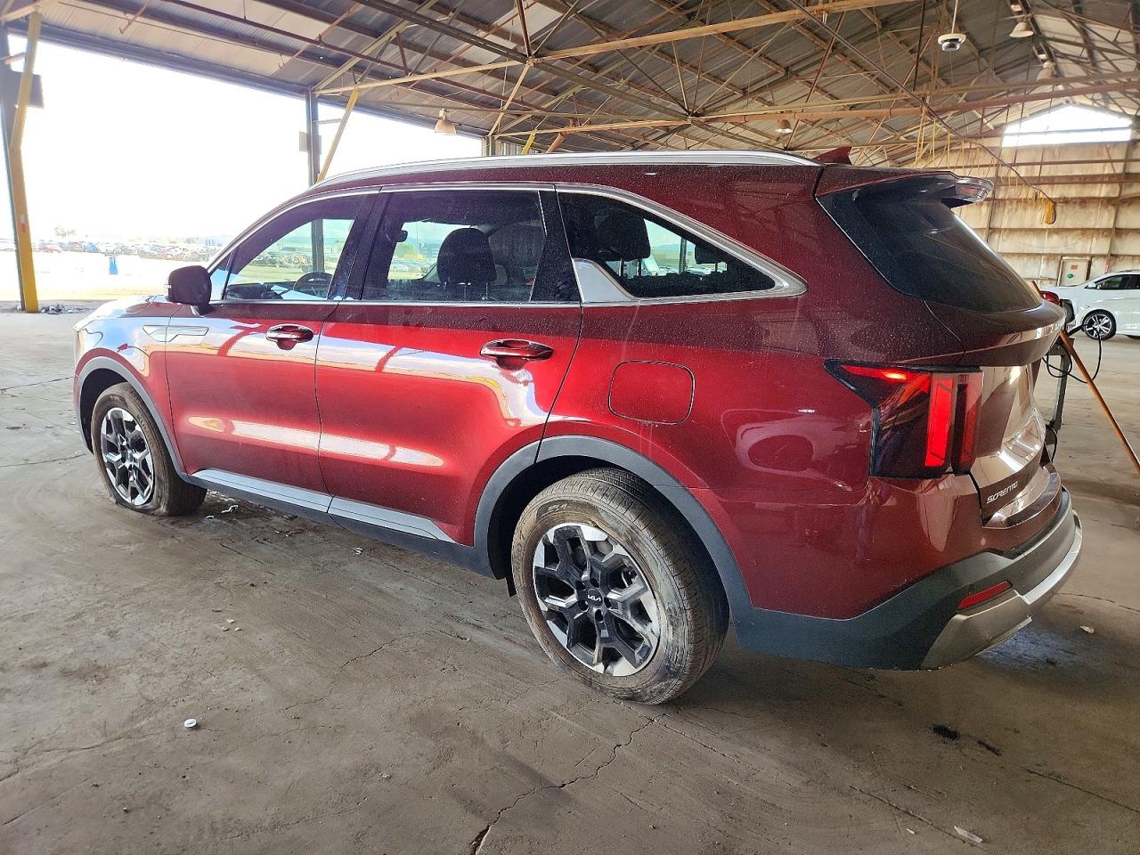 2024 KIA SORENTO S photo 2