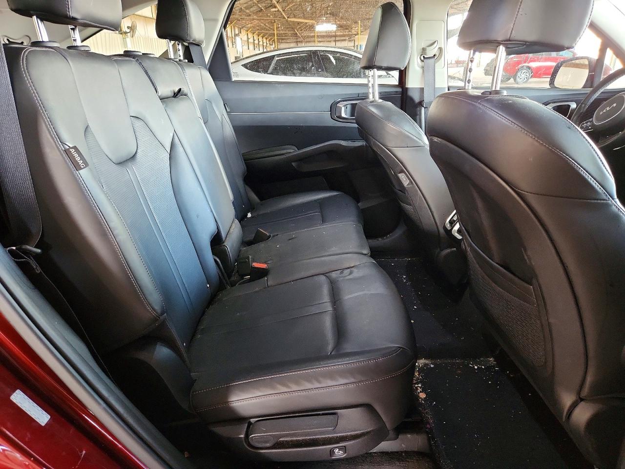 2024 KIA SORENTO S photo 11