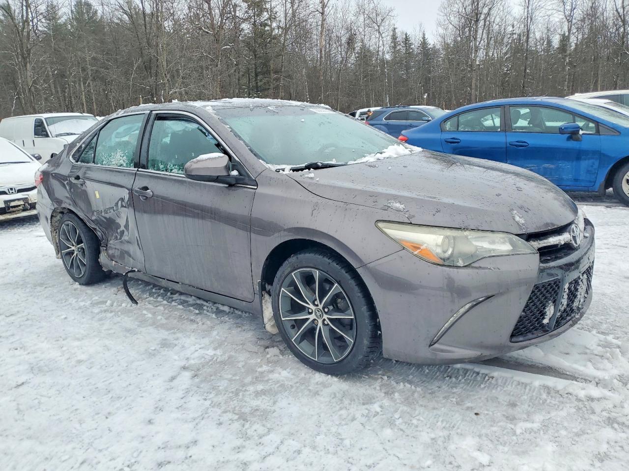 2015 TOYOTA CAMRY LE photo 4