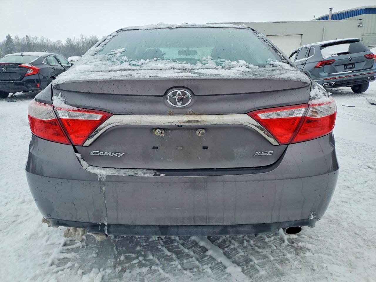 2015 TOYOTA CAMRY LE photo 6