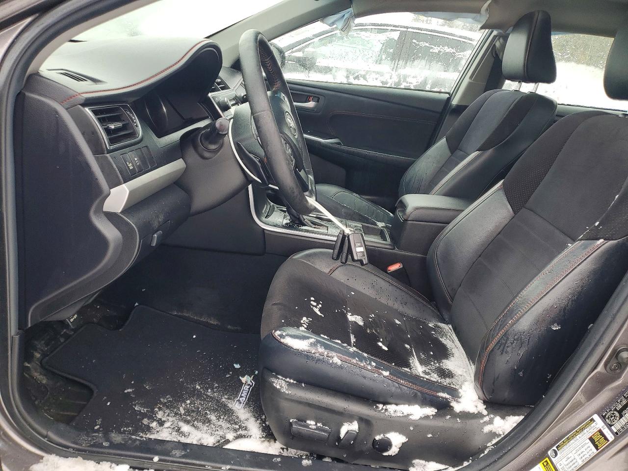 2015 TOYOTA CAMRY LE photo 7