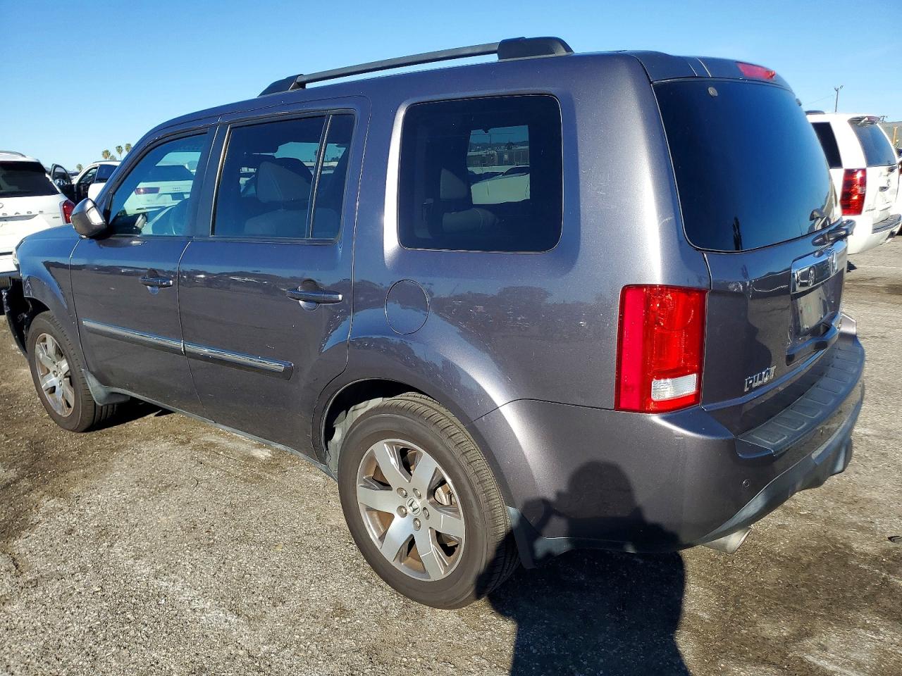 2015 HONDA PILOT TOURING photo 2
