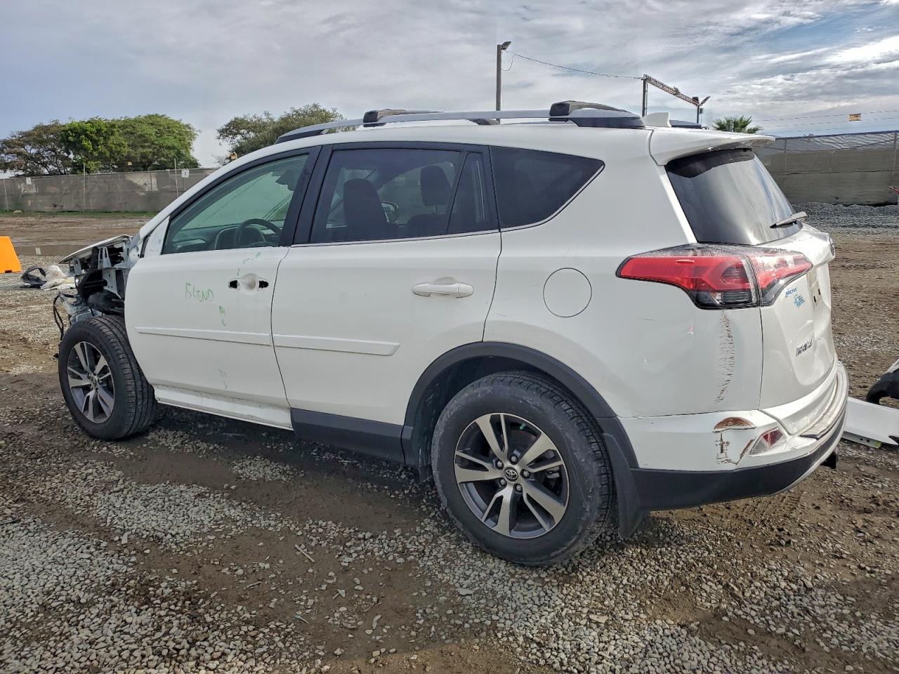 2018 TOYOTA RAV4 ADVENTURE photo 2