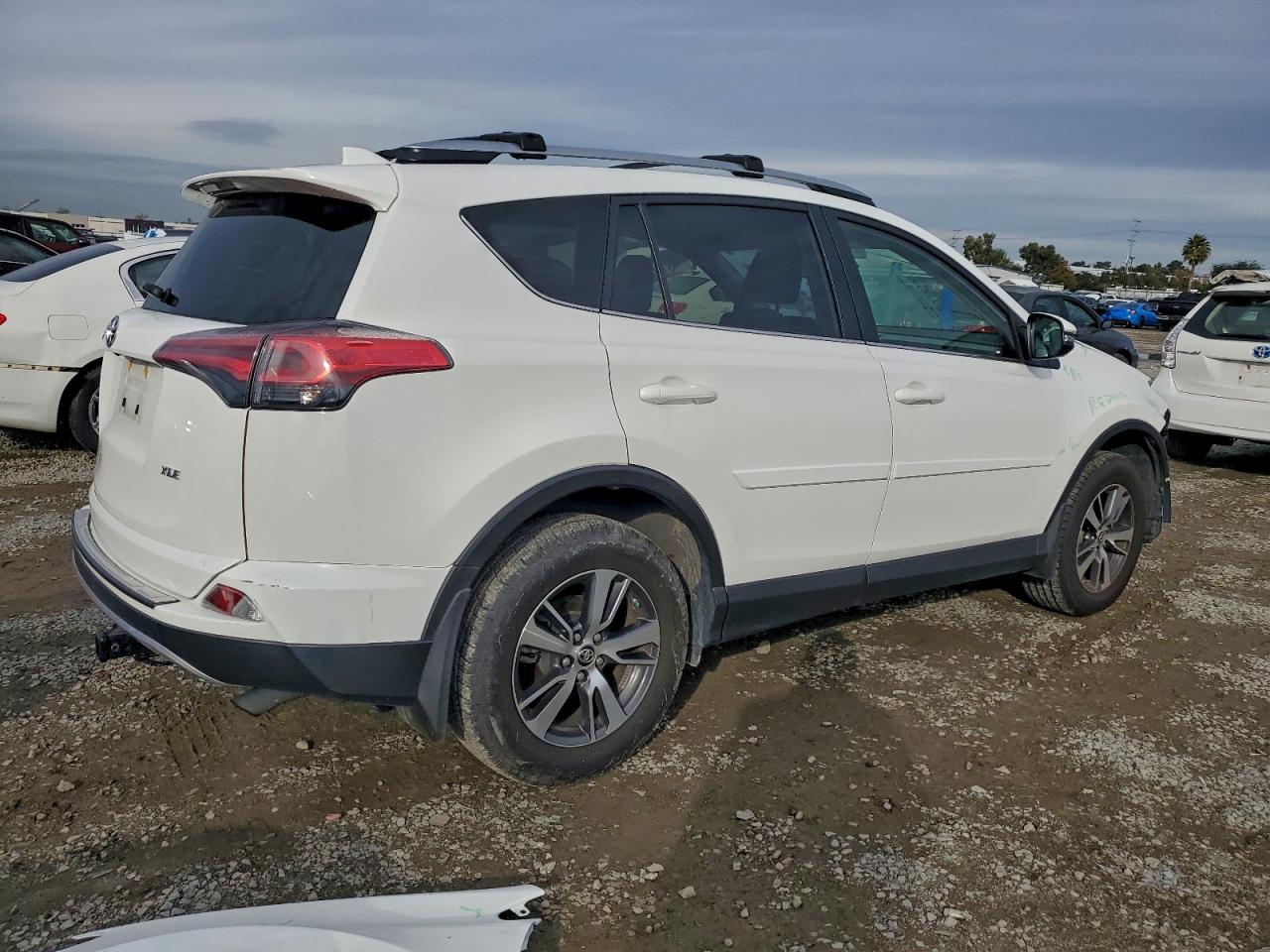 2018 TOYOTA RAV4 ADVENTURE photo 3