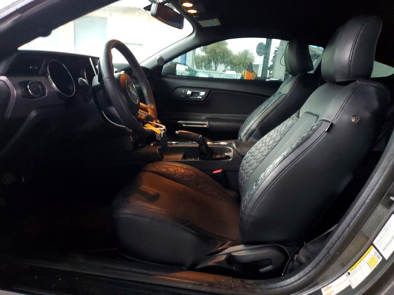 2016 FORD MUSTANG photo 13