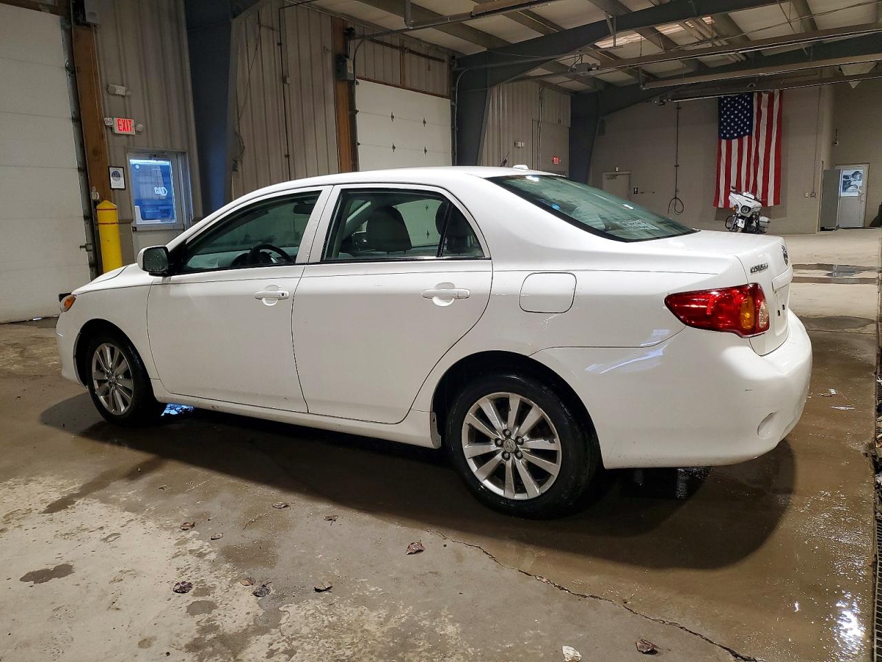 2010 TOYOTA COROLLA BASE photo 2