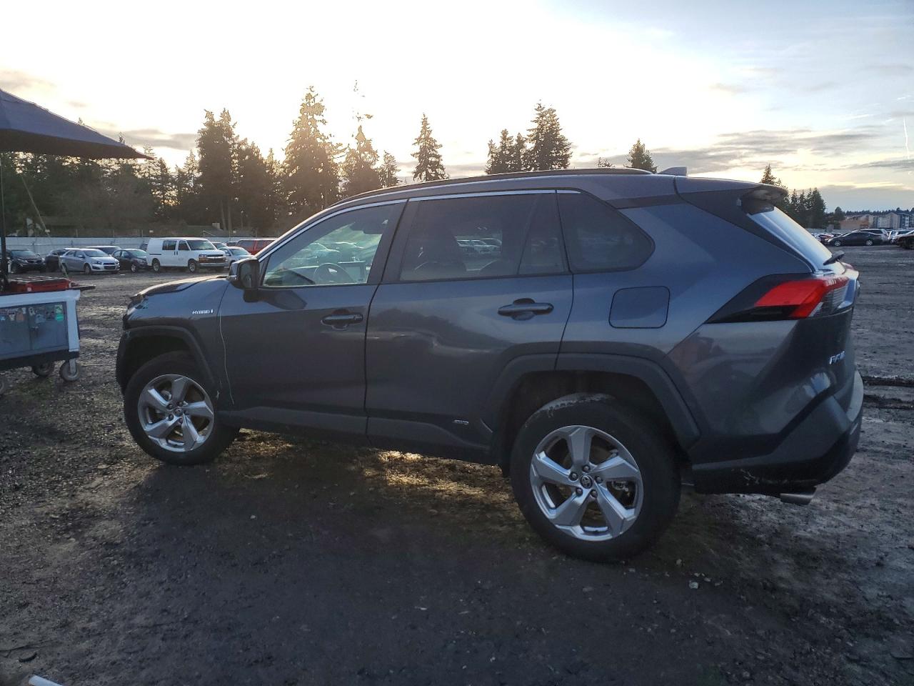 2021 TOYOTA RAV4 XLE PREMIUM photo 2