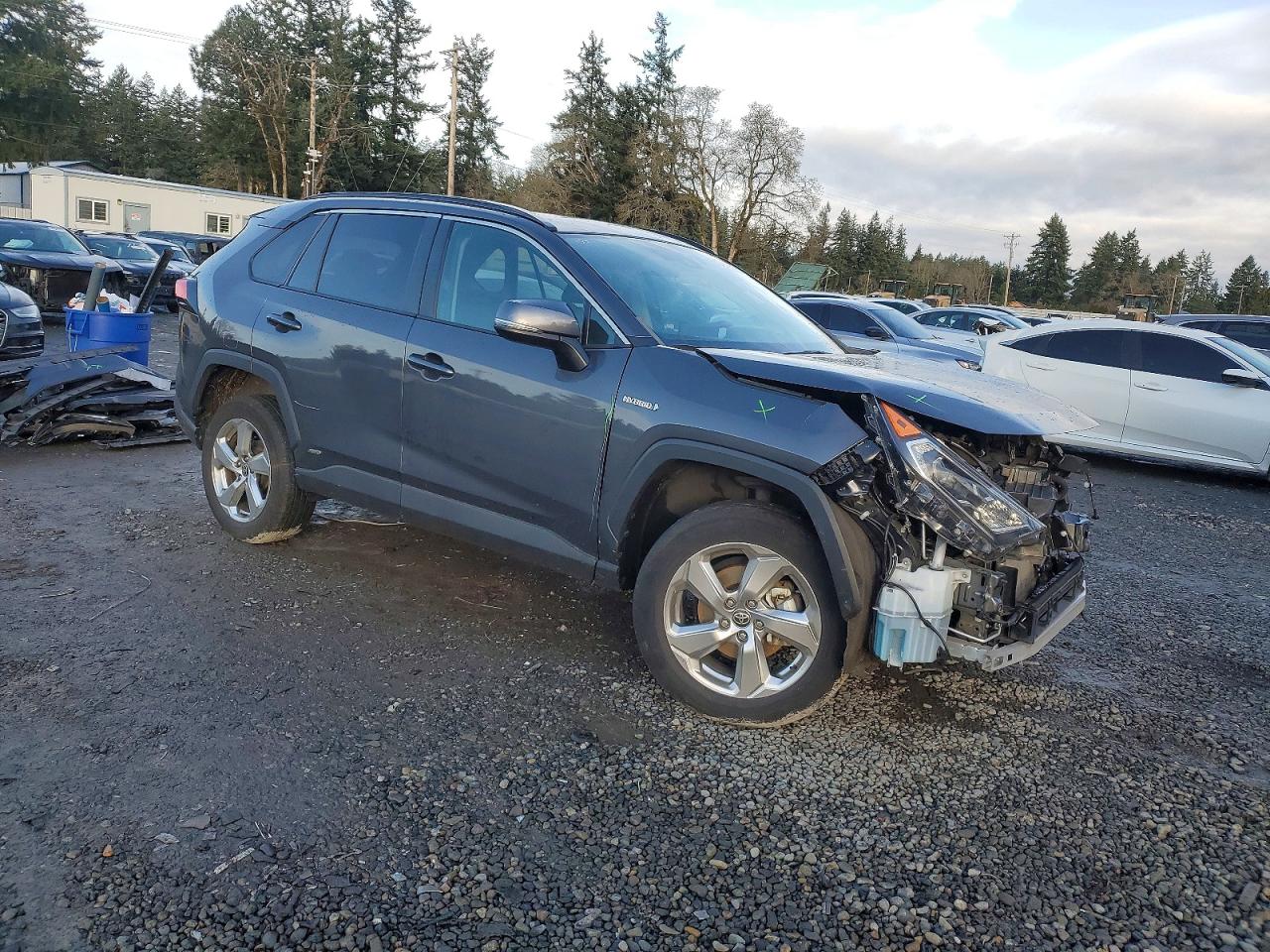 2021 TOYOTA RAV4 XLE PREMIUM photo 4