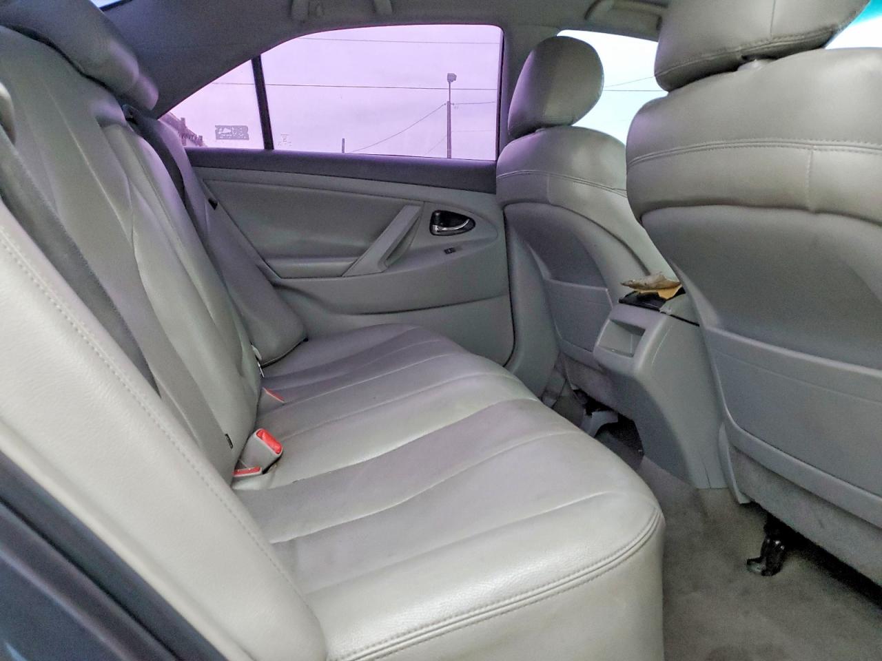 2011 TOYOTA CAMRY BASE photo 10