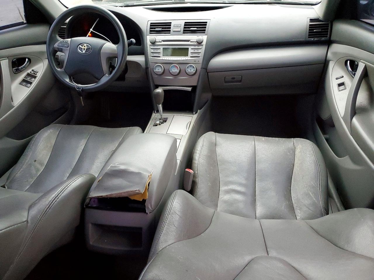 2011 TOYOTA CAMRY BASE photo 8