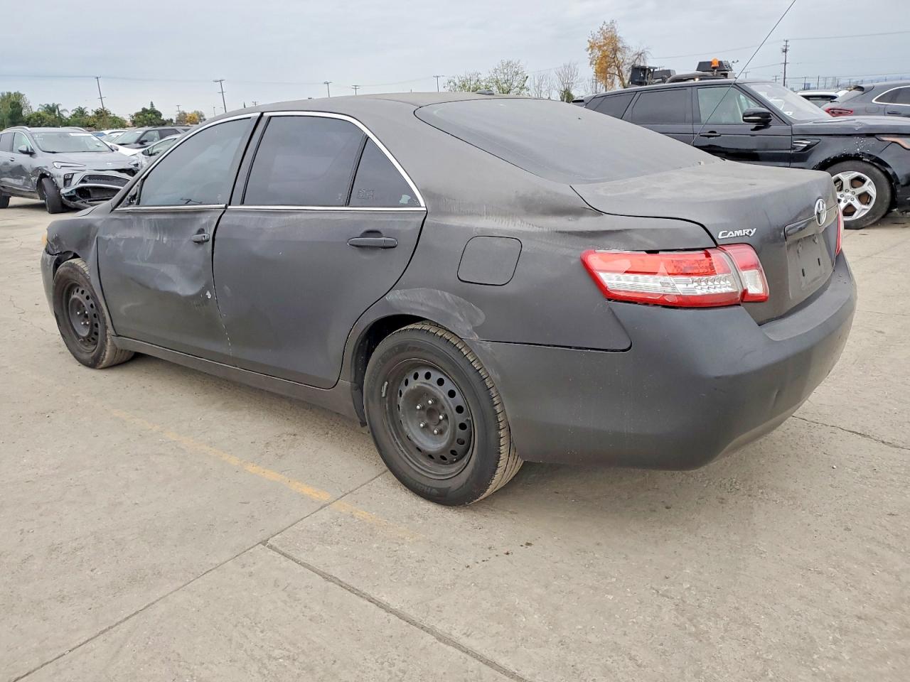 2011 TOYOTA CAMRY BASE photo 2
