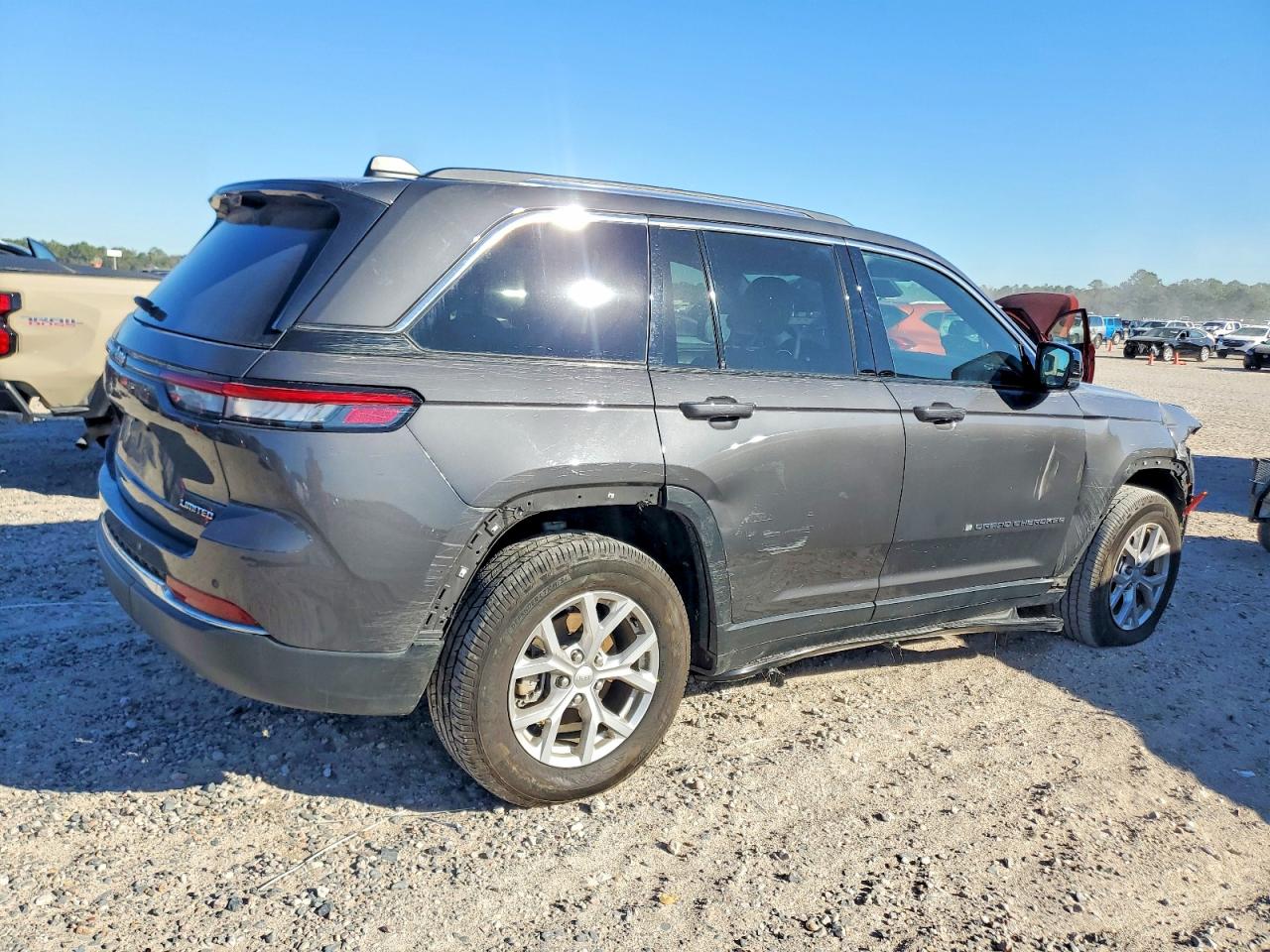 2023 JEEP GRAND CHEROKEE LIMITED photo 3