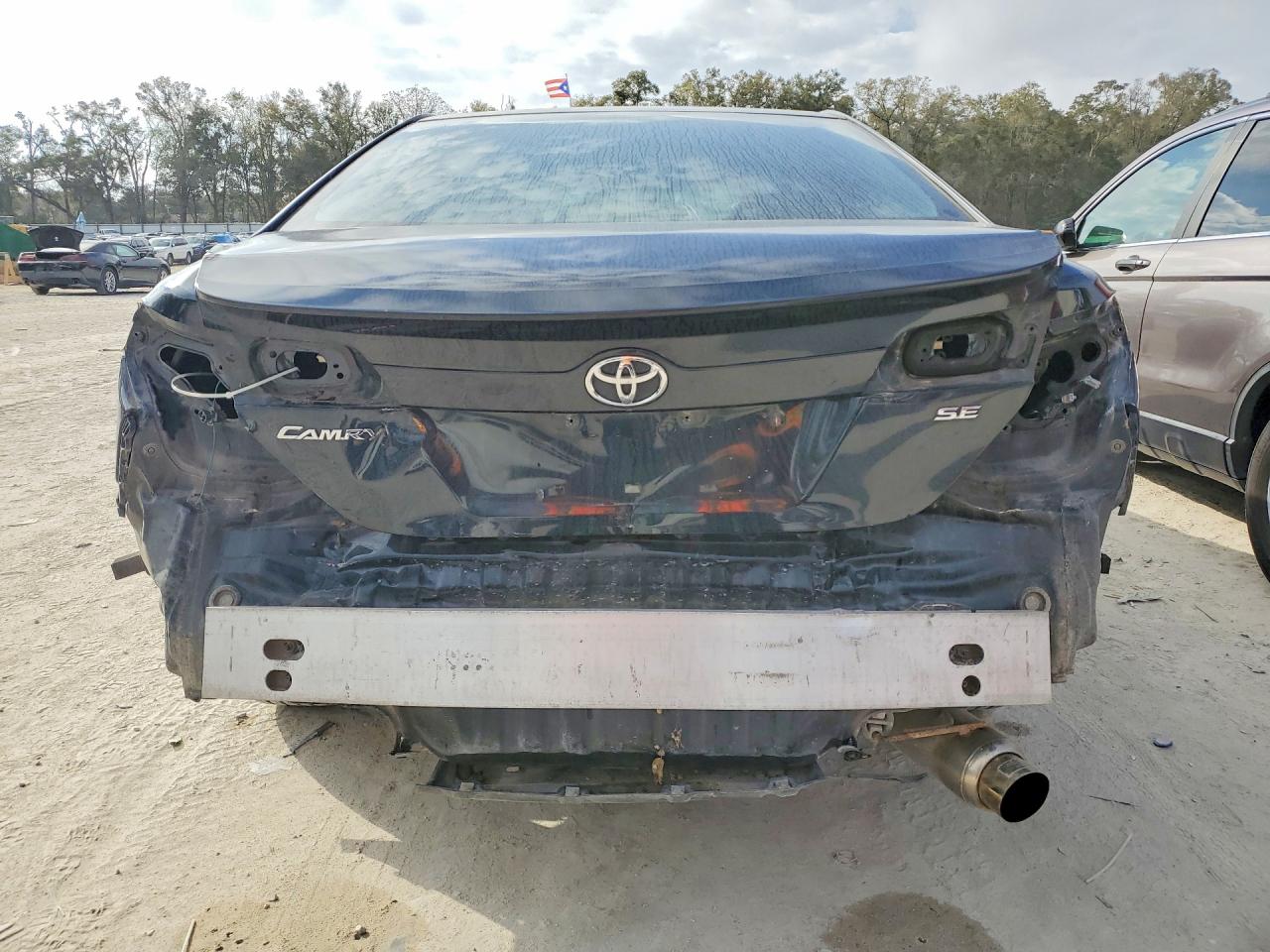 2013 TOYOTA CAMRY L photo 6