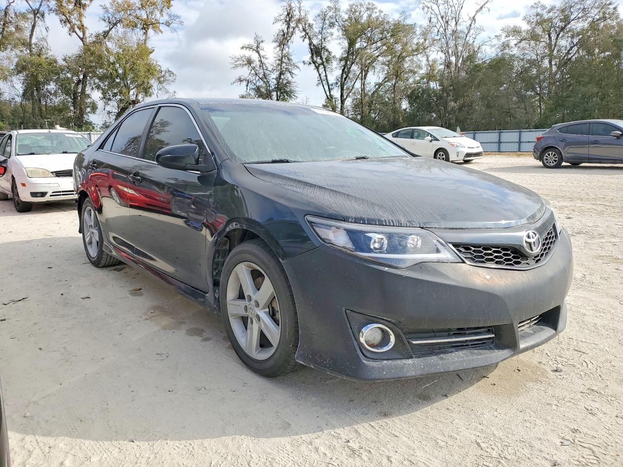 2013 TOYOTA CAMRY L photo 4