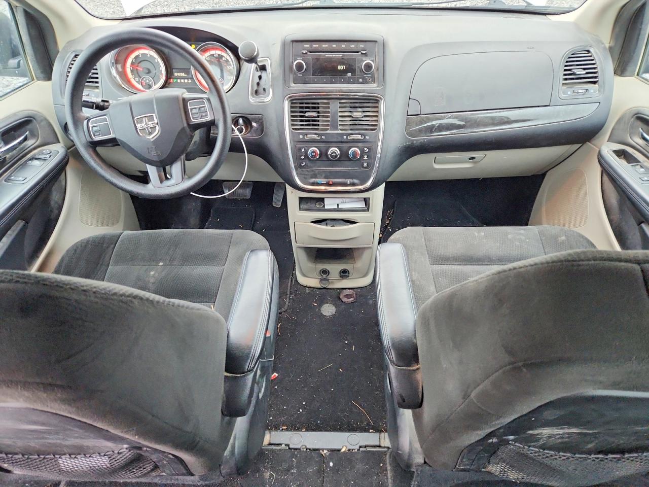2015 DODGE GRAND CARAVAN SE photo 8