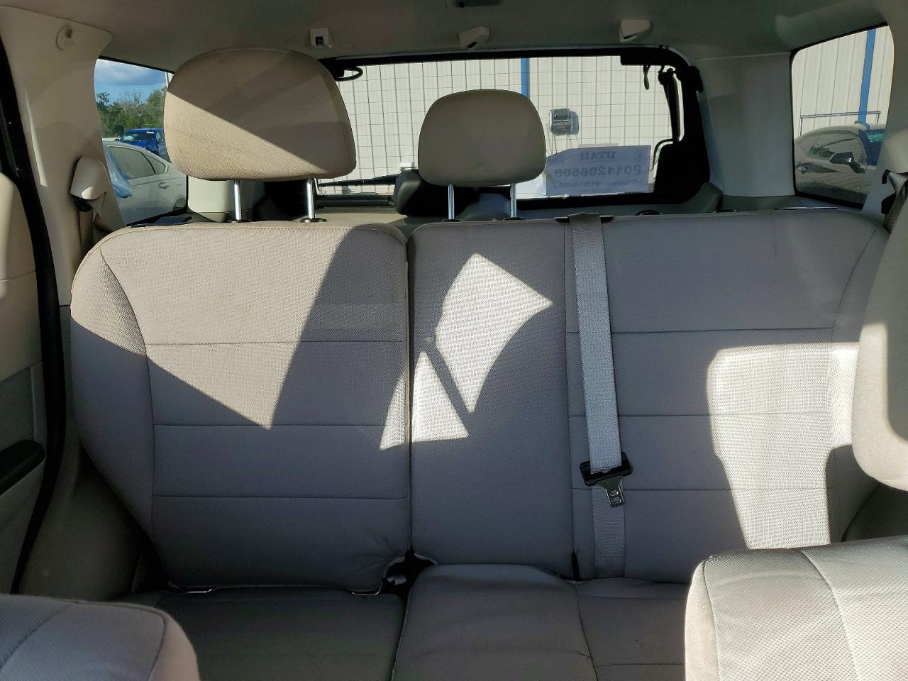 2011 FORD ESCAPE XLT photo 10