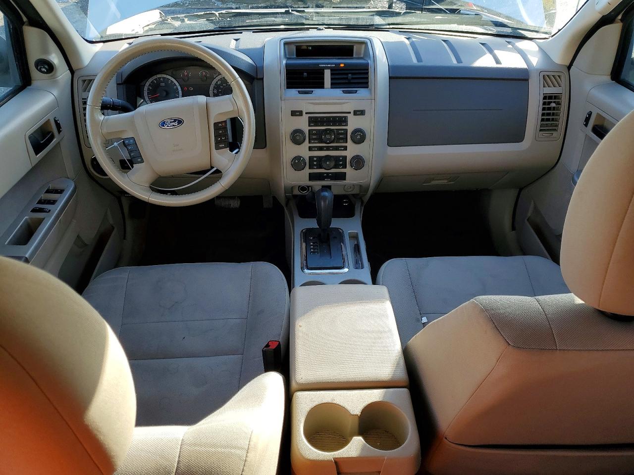 2011 FORD ESCAPE XLT photo 8