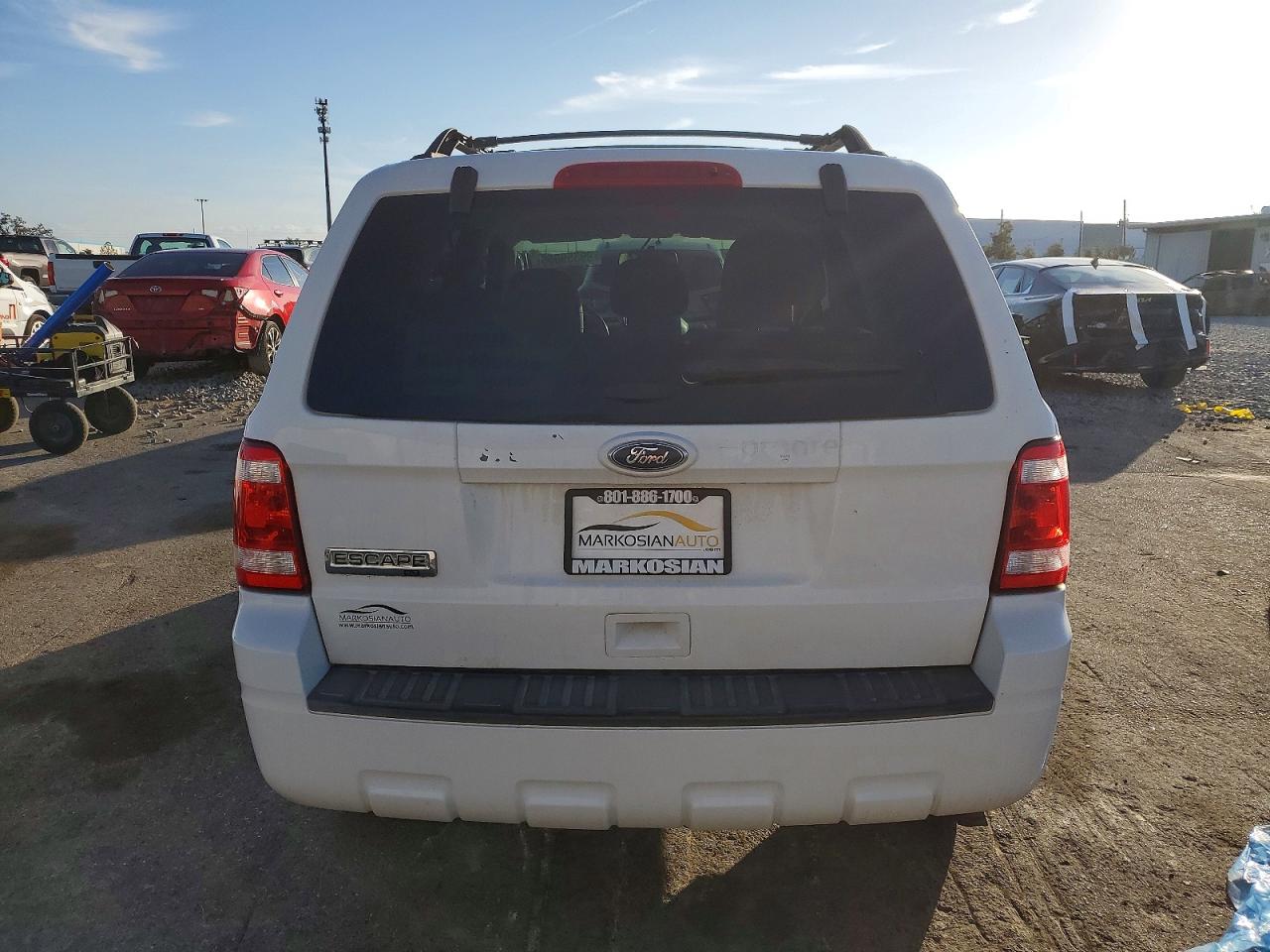 2011 FORD ESCAPE XLT photo 6