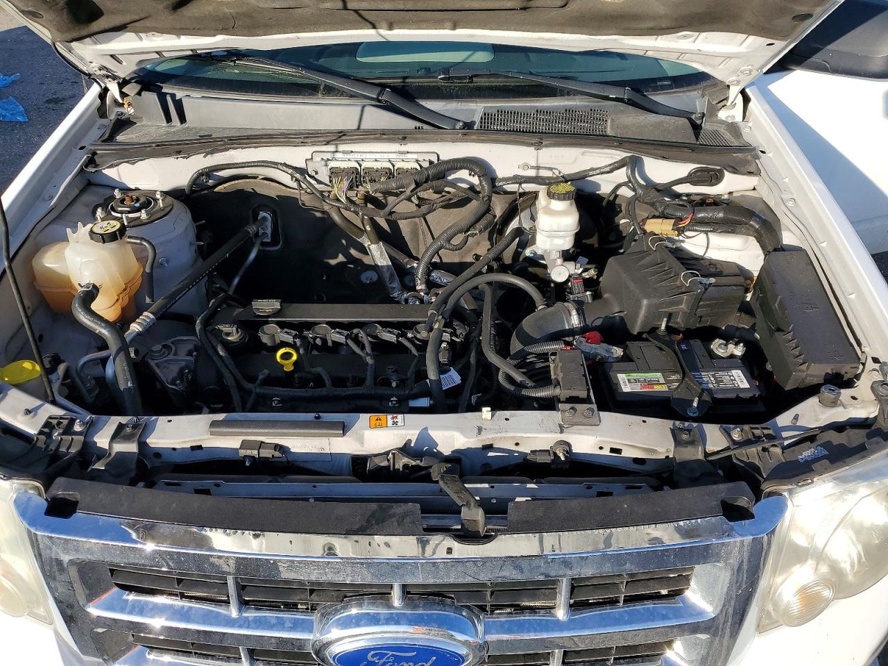 2011 FORD ESCAPE XLT photo 12