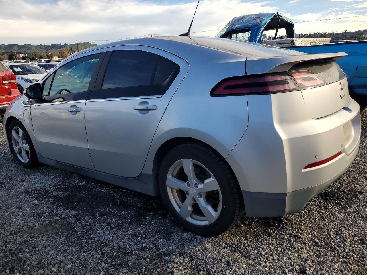 2014 CHEVROLET VOLT photo 2