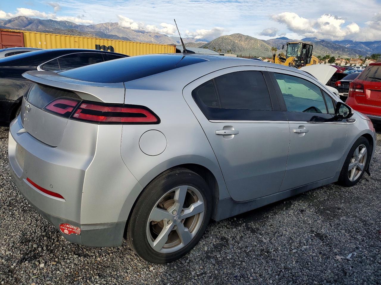 2014 CHEVROLET VOLT photo 3