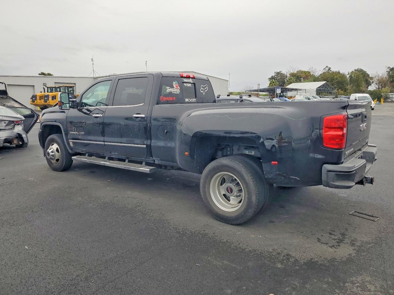 2015 GMC SIERRA K3500 DENALI photo 4
