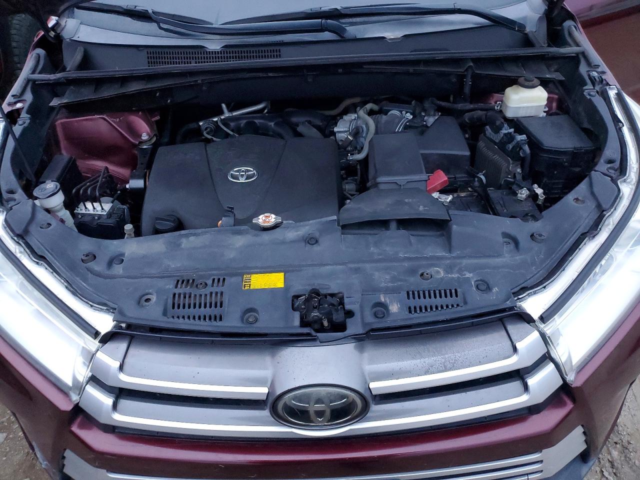 2019 TOYOTA HIGHLANDER LE photo 12