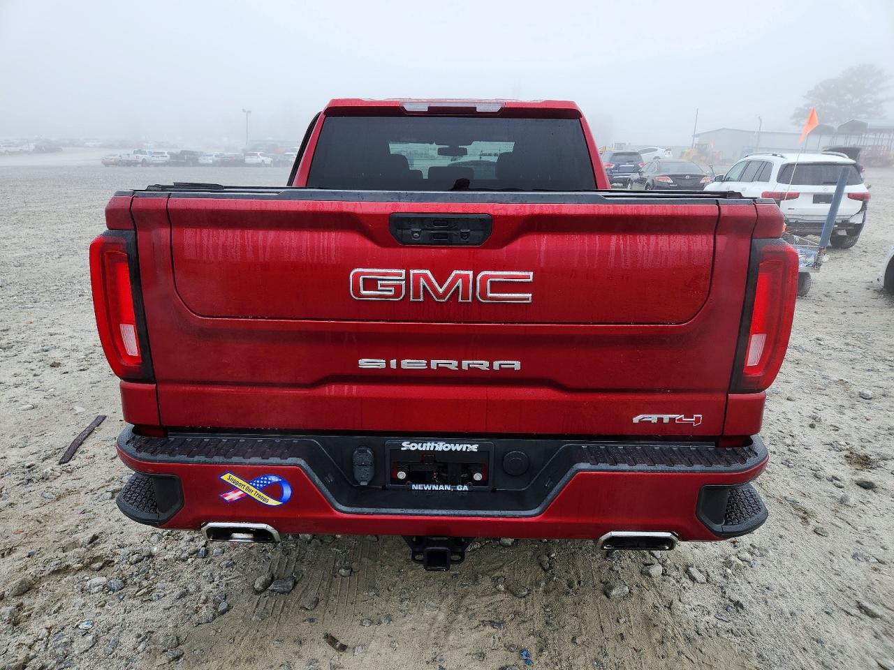 2021 GMC SIERRA K1500 AT4 photo 6