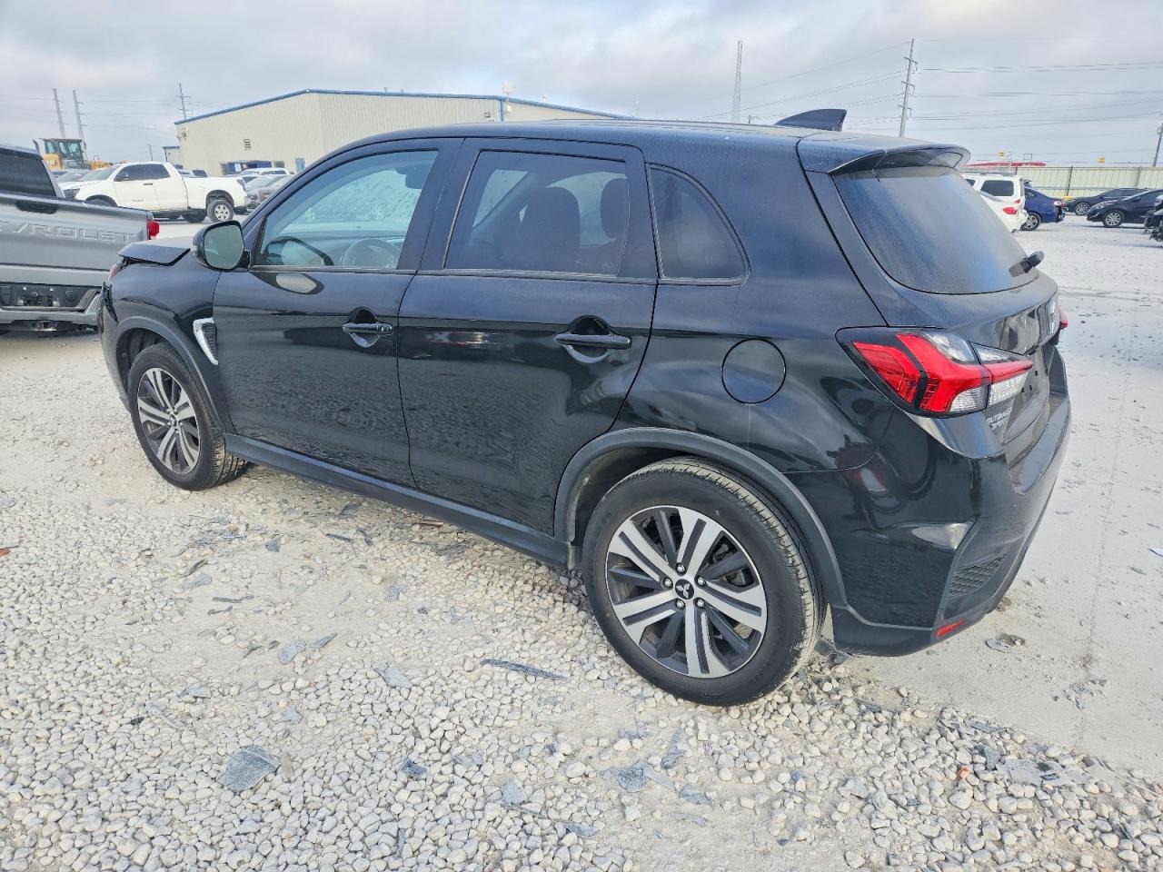 2023 MITSUBISHI OUTLANDER SPORT S/SE photo 2