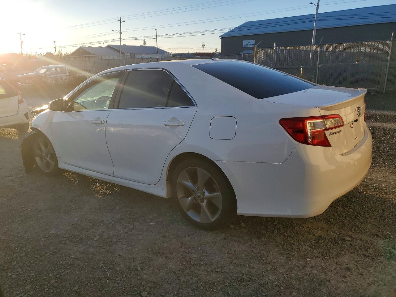 2013 TOYOTA CAMRY L photo 2