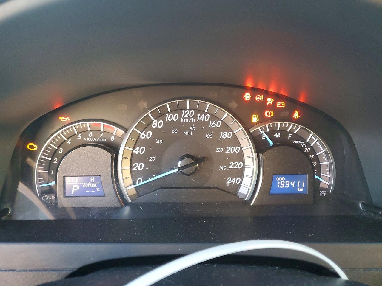 2013 TOYOTA CAMRY L photo 9