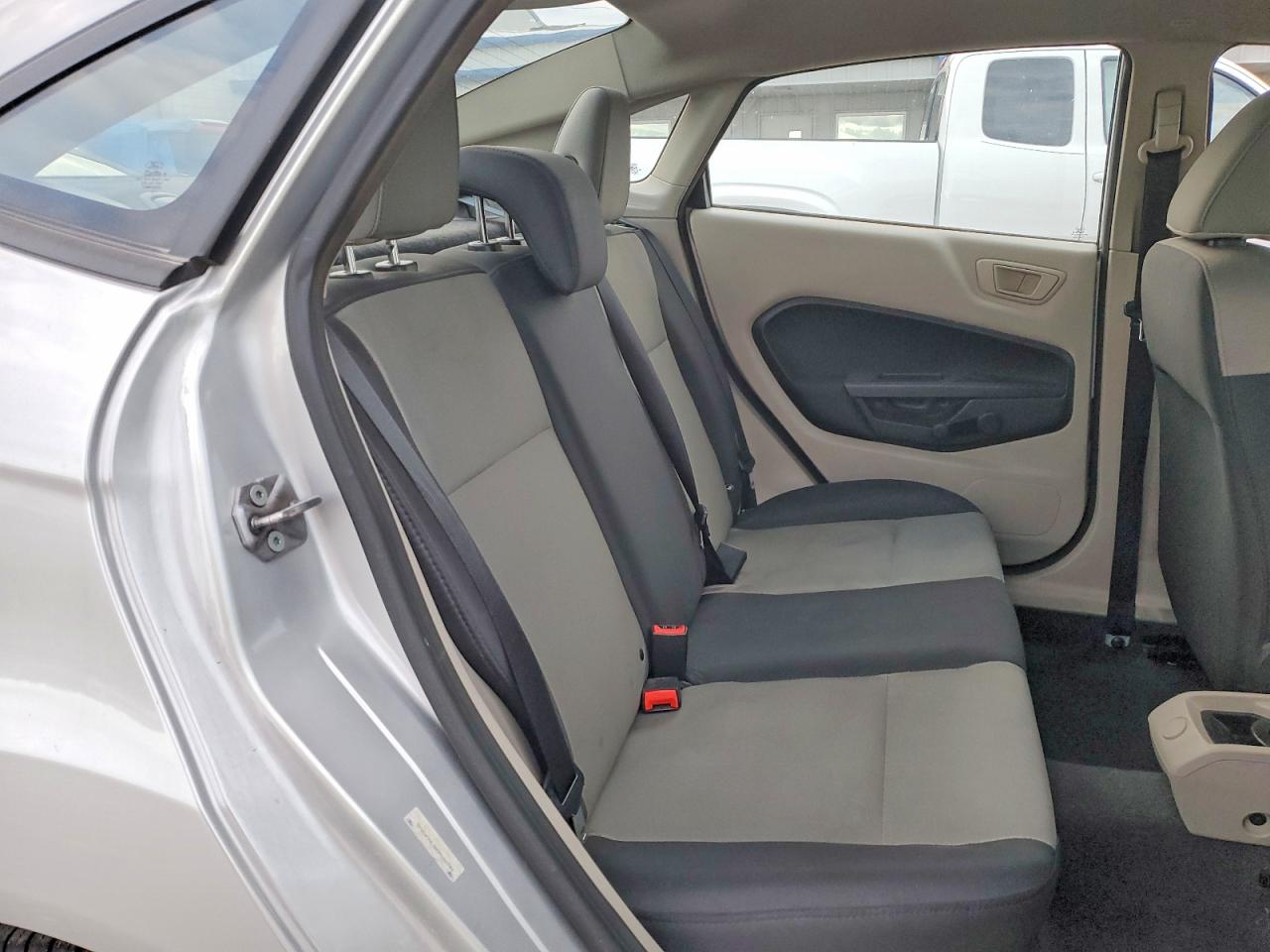 2012 FORD FIESTA S photo 10