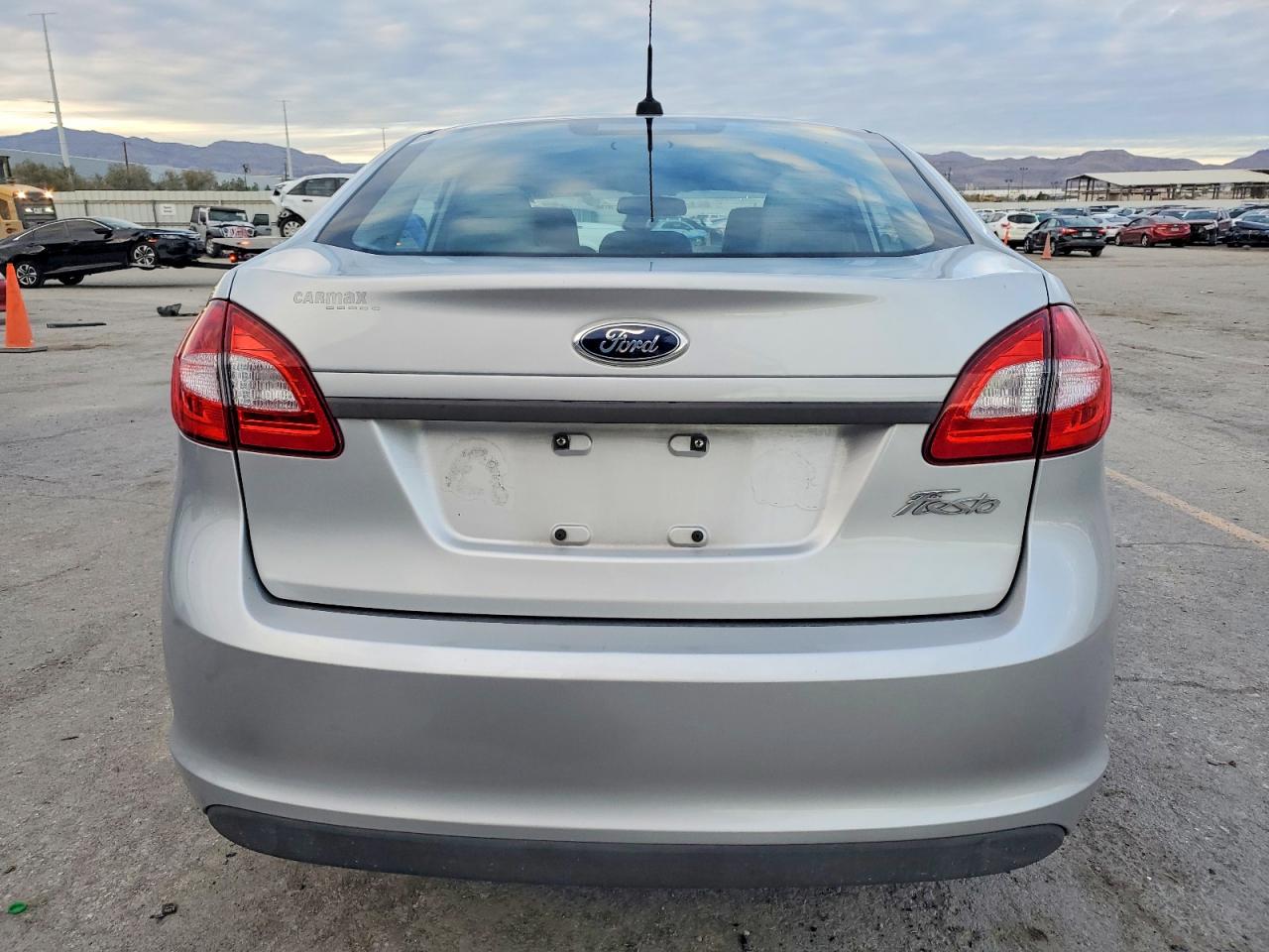 2012 FORD FIESTA S photo 6
