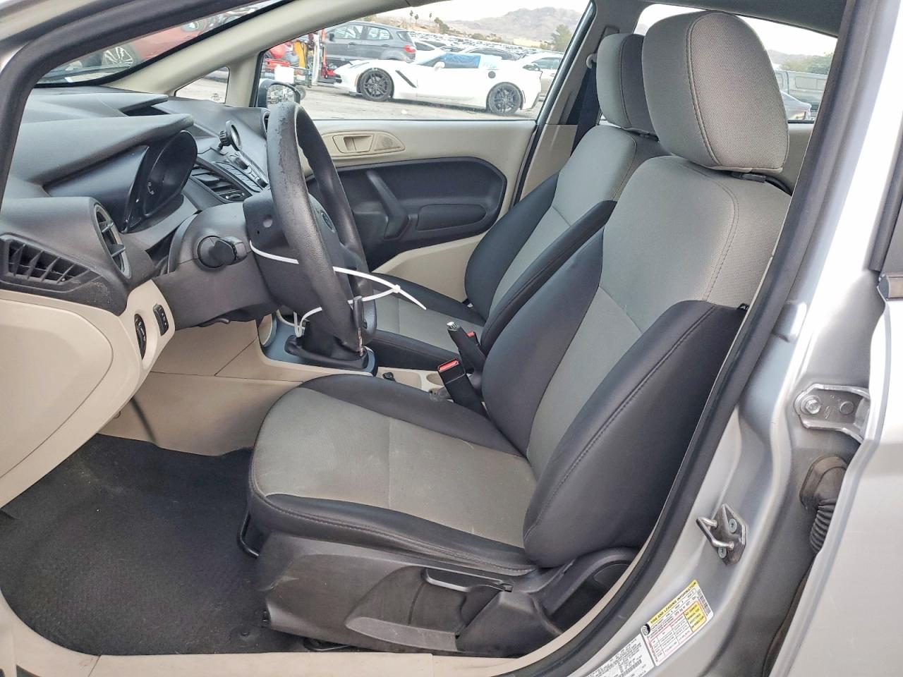 2012 FORD FIESTA S photo 7
