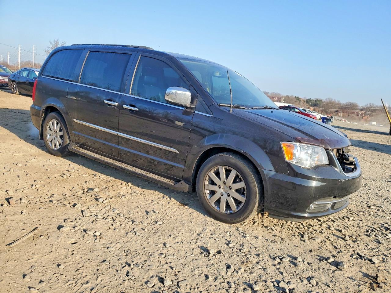 2012 CHRYSLER TOWN & COUNTRY TOURING L photo 4