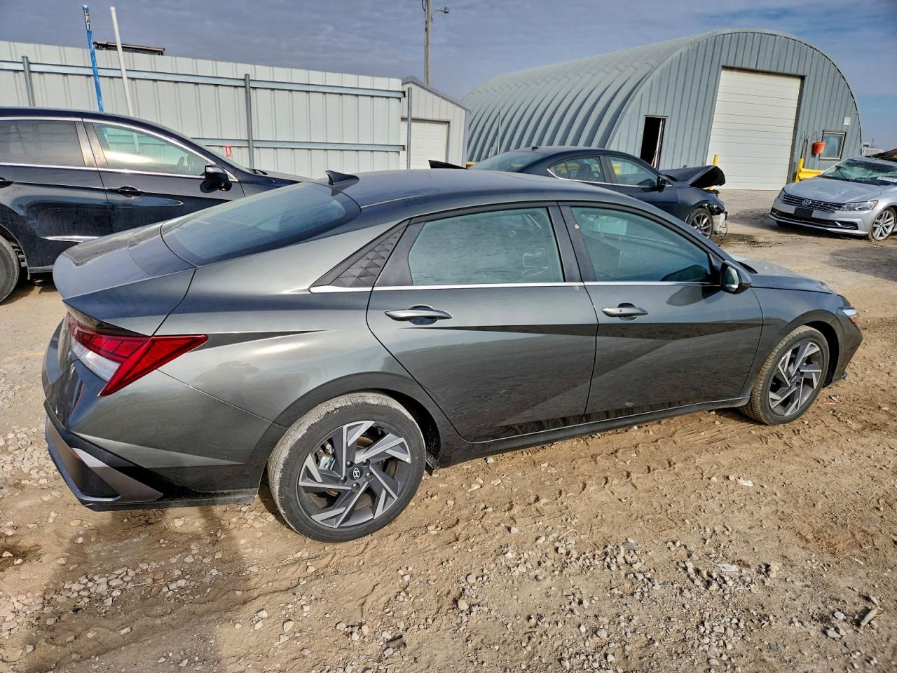 2025 HYUNDAI ELANTRA SEL photo 3