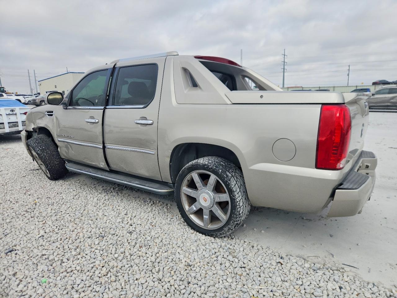 2008 CADILLAC ESCALADE EXT photo 2